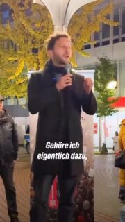 Im Stadtbild gibt es eine ganze Menge Probleme:
Leerstände
Müll überall
Obdachlosigkeit 
Kaputte Straßen
Fehlende Beleuchtung usw
Da gäbe es genug zu tun. Da sollten wir gemeinsam anpacken und auf Scheinlösungen verzichten
#stadtbild #obdachlosigkeit #leerstand #vermüllung