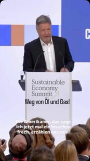 Robert Habeck offen, ehrlich und klar wie fast immer. Er analysiert die US-Amerikaner.
Im übrigen müssen wir weg von Gas und Öl. Elektrifizieren wir das Land, machen wir uns unabhängig, seien wir stolz auf das bisher Erreichte und verhindern wir, dass es zerstört wird.
#grüne #habeck #osterholz #gas #öl