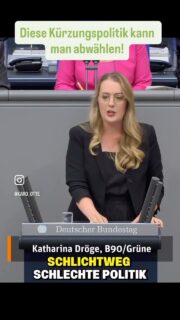 Diese Regierung spart bei Kindern, Müttern, Alleinerziehenden und allen, die sich kaum wehren können. Und sie wirft das Geld zum Fenster raus für reiche Erben, Vielfahrer mit Dienstwagen und zur Vergünstigung von Flugtickets.
Das ist Politik auf dem Rücken der Mehrheit und einfach schlechte Politik.
Wählt GRÜNE für soziale Gerechtigkeit und Fortschritt, für die Technologie der Zukunft.
#grüne #wahl #technologie #elektrifizierung